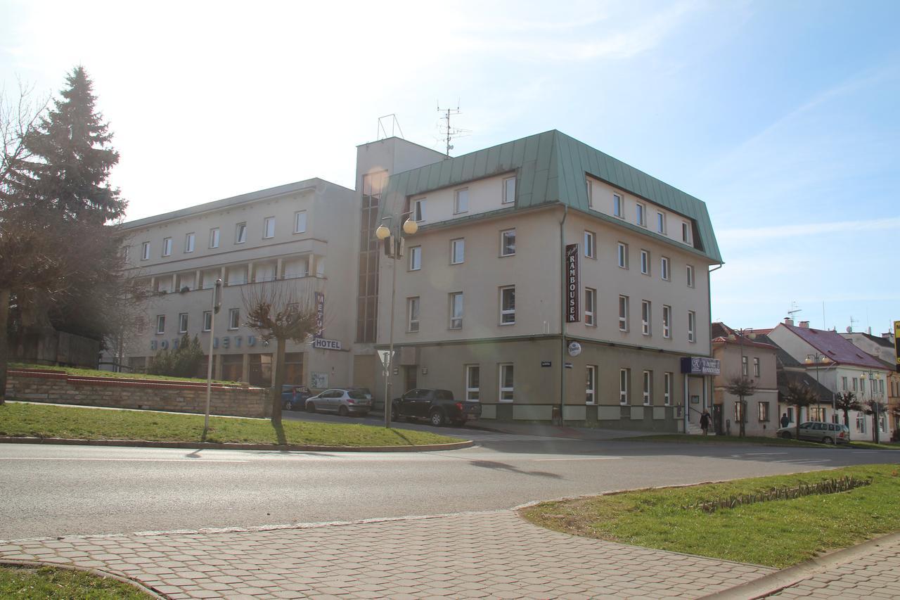 Hotel Rambousek Nové Město nad Metují エクステリア 写真