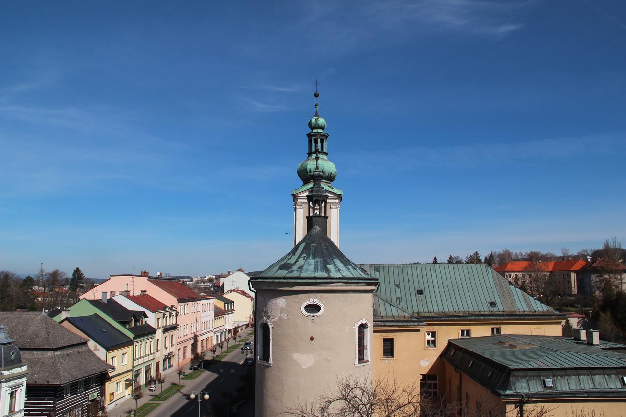 Hotel Rambousek Nové Město nad Metují エクステリア 写真